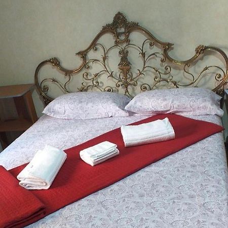 Appartamento Self Check-In Parma Buitenkant foto